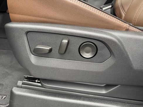 Used 2026 Chevrolet Tahoe High Country image 16