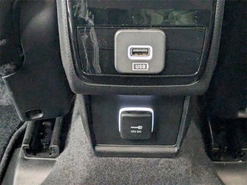 Used 2024 Jeep Compass Latitude image 24