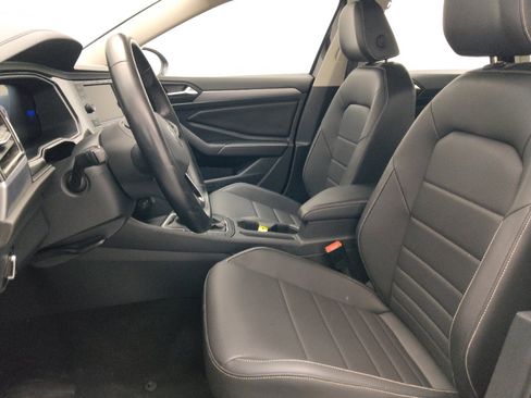 Used 2024 Volkswagen Jetta SE FWD image 17