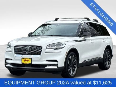 Used 2020 Lincoln Aviator Reserve w/ Equipment Group 202A image 2
