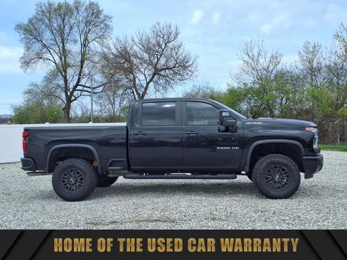 Used 2025 Chevrolet Silverado 2500 ZR2 w/ Technology Package image 2