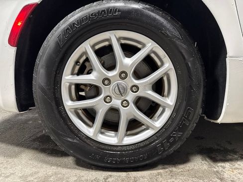 Used 2022 Chrysler Voyager LX FWD image 38