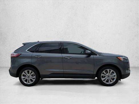 Used 2022 Ford Edge Titanium w/ Equipment Group 301A AWD/4WD image 4