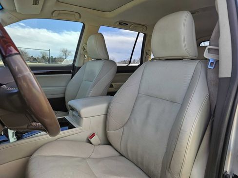 Used 2016 Lexus GX 460 w/ Premium Package image 11