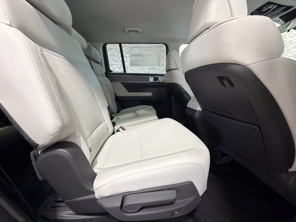 New 2027 Hyundai Santa Fe SE FWD image 13