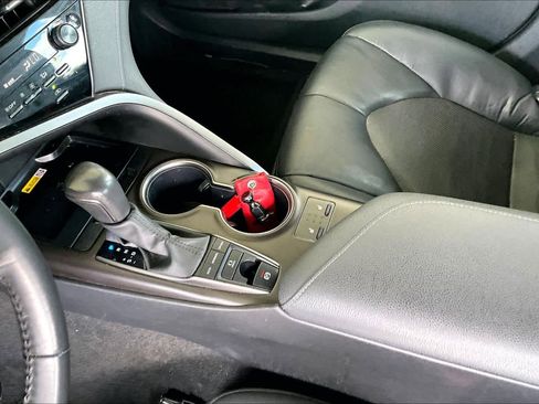 Used 2024 Toyota Camry XSE image 16