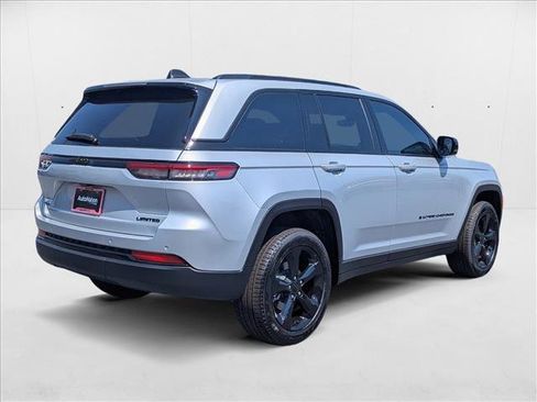 New 2025 Jeep Grand Cherokee Limited w/ Black Appearance Package image 5