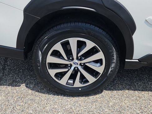 Used 2024 Subaru Outback Premium AWD/4WD image 9