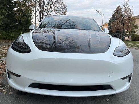 Used 2021 Tesla Model Y Performance image 2