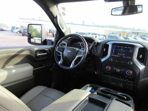 Certified 2022 Chevrolet Silverado 2500 LT w/ Convenience Package AWD/4WD image 27