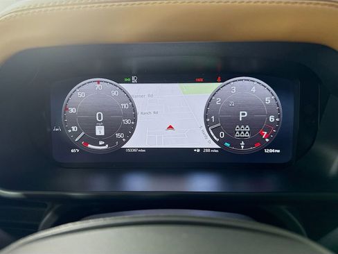 Used 2024 Land Rover Defender 130 X-Dynamic SE image 35