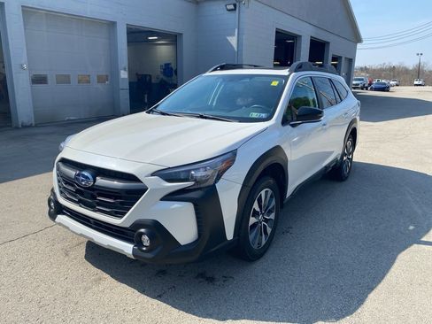 Used 2023 Subaru Outback Limited AWD/4WD image 7