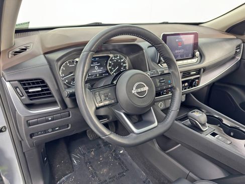 Used 2023 Nissan Rogue SV w/ SV Premium B Package AWD/4WD image 13