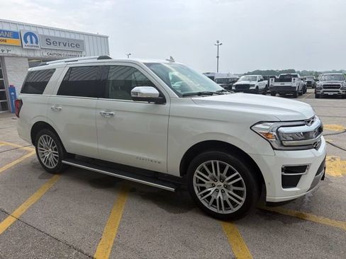 Used 2024 Ford Expedition Platinum AWD/4WD image 11