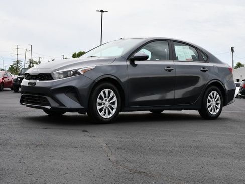 Used 2024 Kia Forte LX FWD image 3