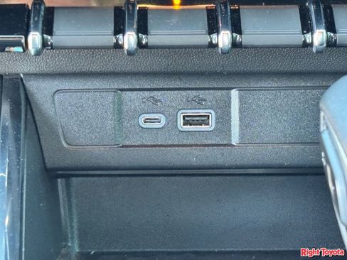 Used 2025 GMC Canyon Elevation RWD image 25