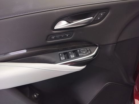 Used 2025 Cadillac XT4 Sport FWD image 8