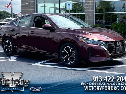 Used 2025 Nissan Sentra SV FWD image 1