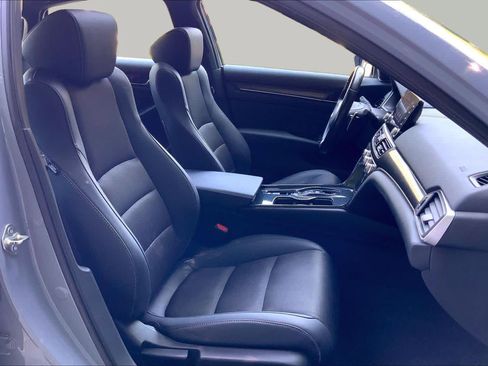Used 2021 Honda Accord Sport image 8