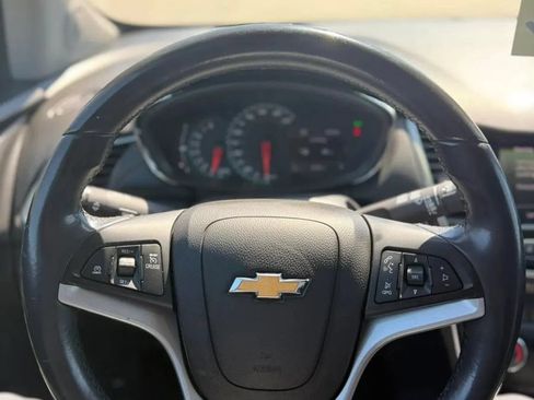 Used 2022 Chevrolet Trax LT w/ Driver Confidence Package AWD/4WD image 16
