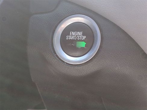 Used 2019 Chevrolet Equinox LS image 16