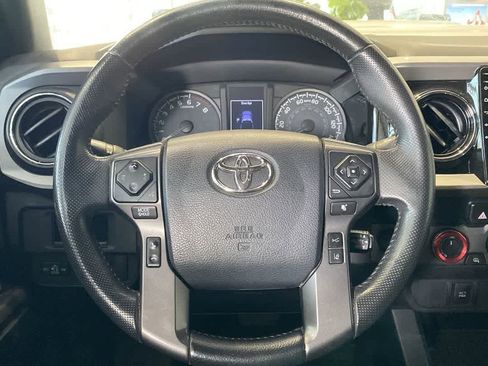 Certified 2019 Toyota Tacoma TRD Sport AWD/4WD image 17