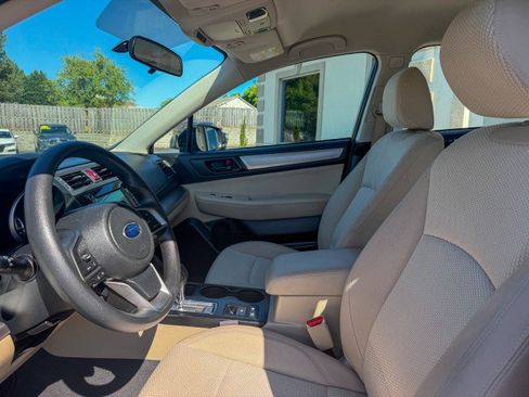 Used 2018 Subaru Outback 2.5i AWD/4WD image 5