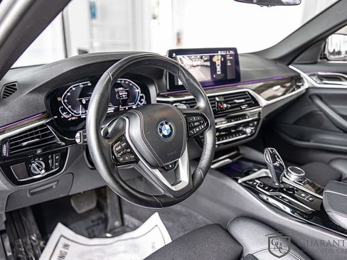 Used 2023 BMW 530e xDrive w/ Convenience Package AWD/4WD image 21