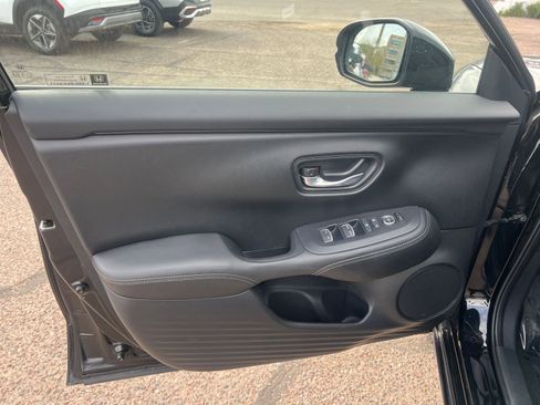 Used 2025 Honda HR-V EX-L image 18