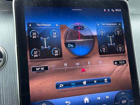 Used 2025 Mercedes-Benz GLC 300 4MATIC image 25