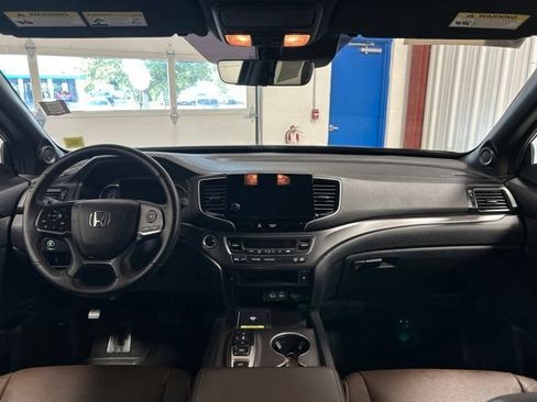 Certified 2024 Honda Passport EX-L image 18