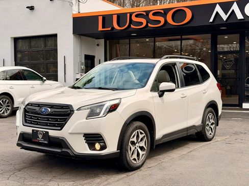 Used 2023 Subaru Forester Premium AWD/4WD image 10