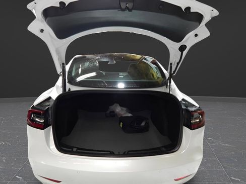 Used 2022 Tesla Model 3 Long Range AWD/4WD image 9