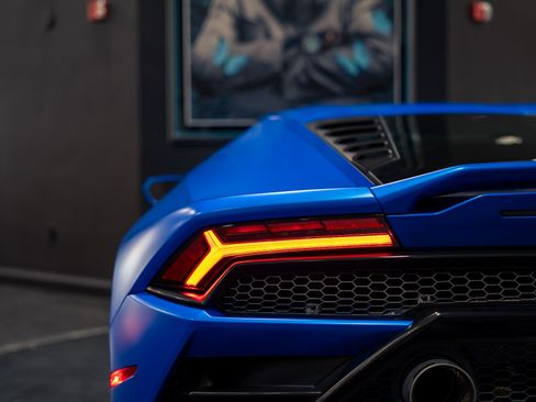 Used 2020 Lamborghini Huracan EVO RWD image 17