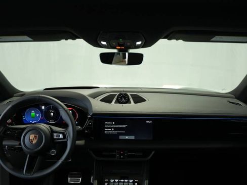 Certified 2025 Porsche Macan 4S Electric AWD/4WD image 16