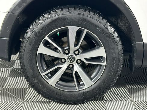Used 2016 Toyota RAV4 XLE AWD/4WD image 15