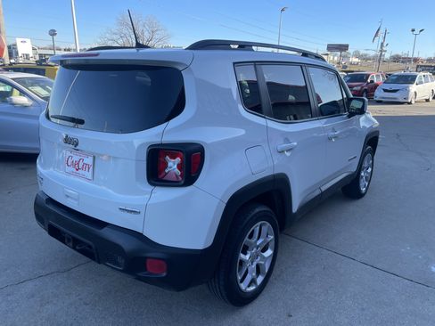 Used 2018 Jeep Renegade Latitude w/ Safety & Security Group image 5