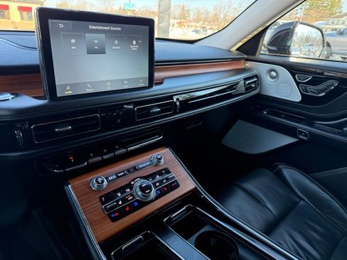Used 2020 Lincoln Aviator Reserve w/ Equipment Group 202A image 33