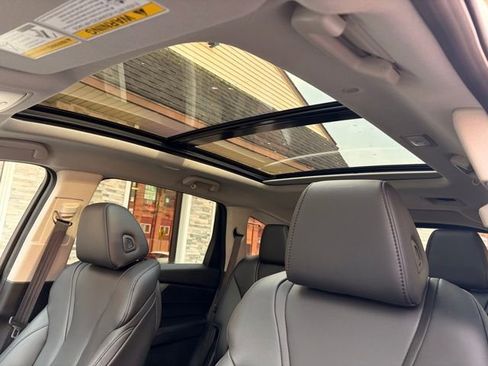 Used 2023 Acura MDX SH-AWD image 35