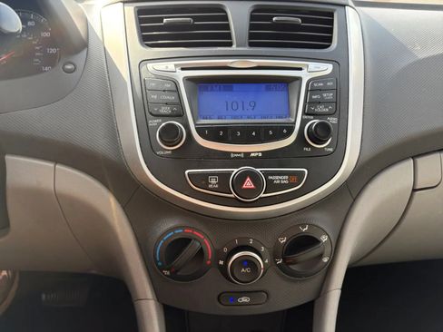 Used 2013 Hyundai Accent GS FWD image 21