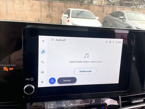 Used 2025 Toyota Sienna LE w/ LE Plus Package image 31