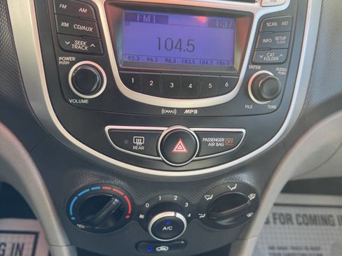 Used 2013 Hyundai Accent GLS image 9