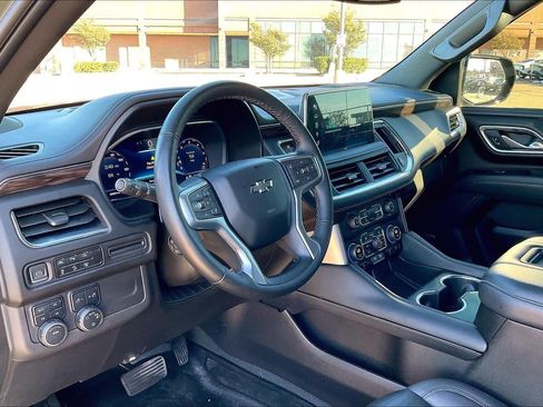 Used 2023 Chevrolet Tahoe Z71 w/ Luxury Package image 2