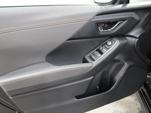 Used 2025 Subaru Crosstrek 2.5i Limited w/ Crosstrek Mirror Package AWD/4WD image 6