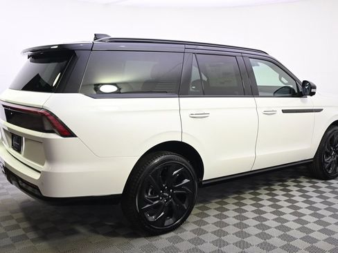 New 2026 Lincoln Navigator Black Label AWD/4WD image 7