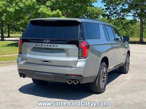 Used 2025 Chevrolet Suburban Z71 AWD/4WD image 7