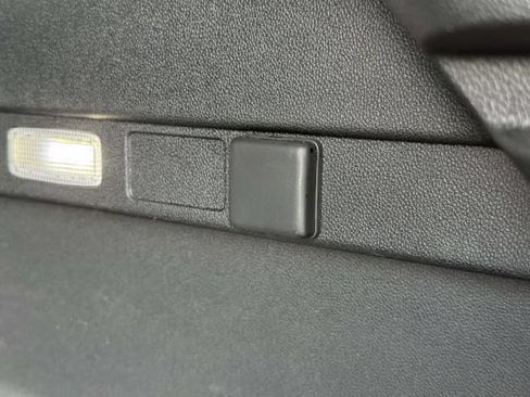Used 2025 Chevrolet Equinox LT w/ Safety and Technology Package AWD/4WD image 9