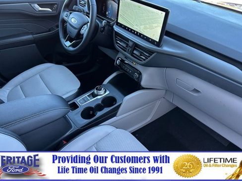 New 2025 Ford Escape SE image 13