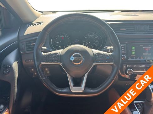 Used 2018 Nissan Rogue SL w/ Premium Package image 12