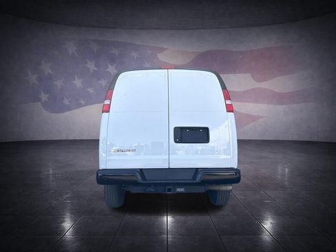Used 2021 Chevrolet Express 2500 Extended w/ Driver Convenience Package RWD image 4